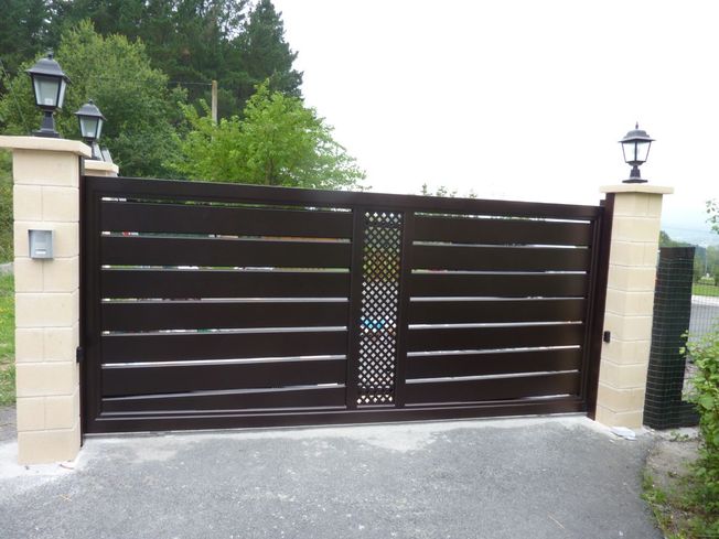  Puerta corredera de aluminio soldado 04