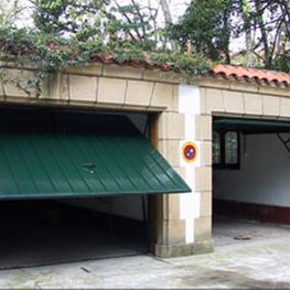 puertas lorenzo Puerta basculante 03