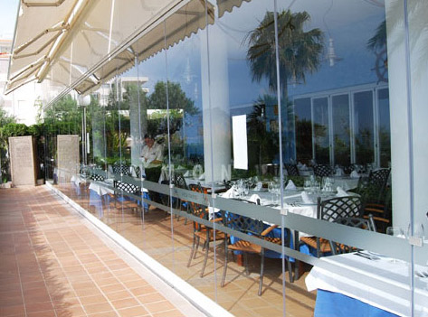 puertas lorenzo Cortina de cristal hostelería 02
